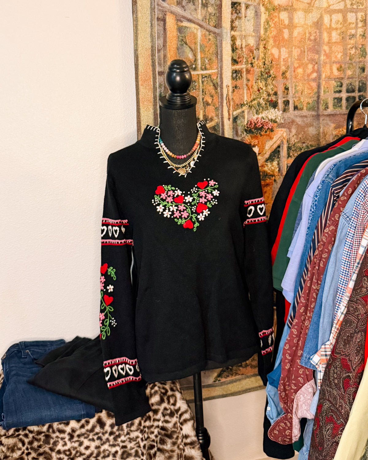 VINTAGE EMBROIDERED HEART SWEATER