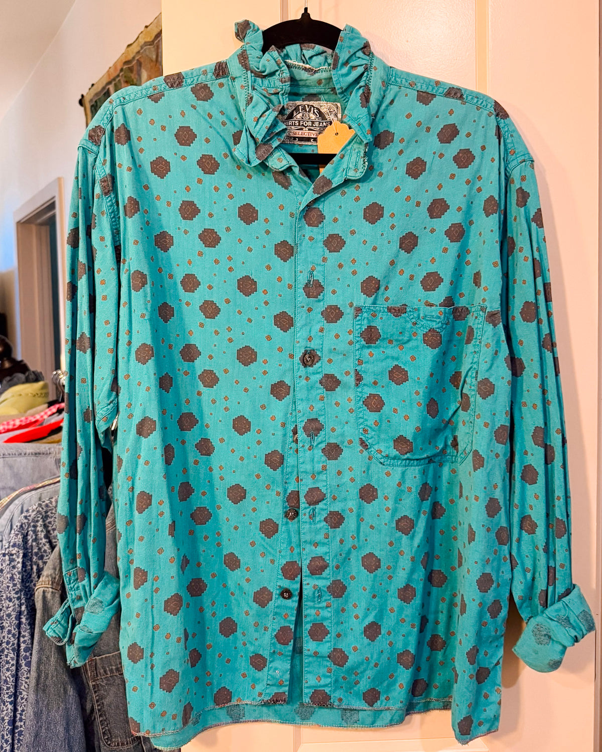 TURQUOISE LEVIS REVIVAL